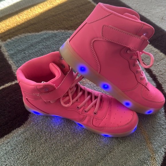 Hot pink light up hightops - Picture 3 of 9